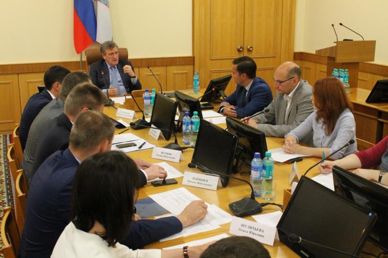 Кировские активисты ОНФ обсудили с главой региона реализацию приоритетных проектов Народного фронта