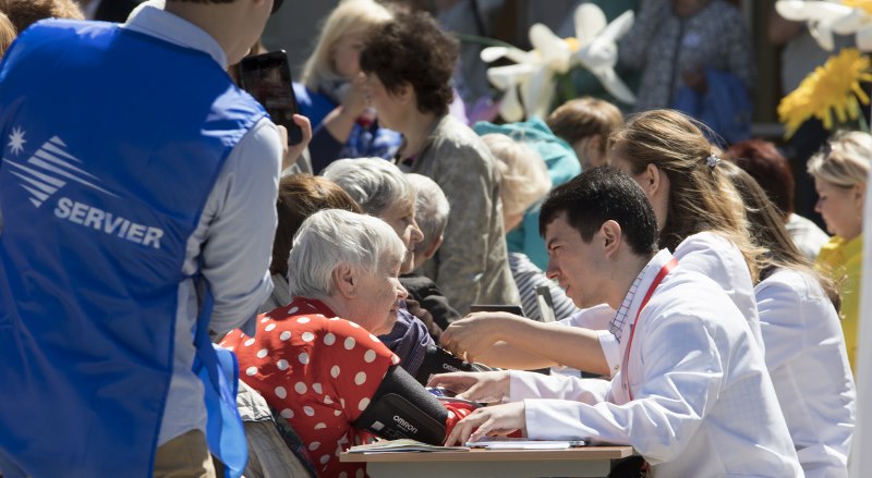 Жители Новой Москвы прошли массовое обследование здоровья на фестивале «Москва - город долголетия»