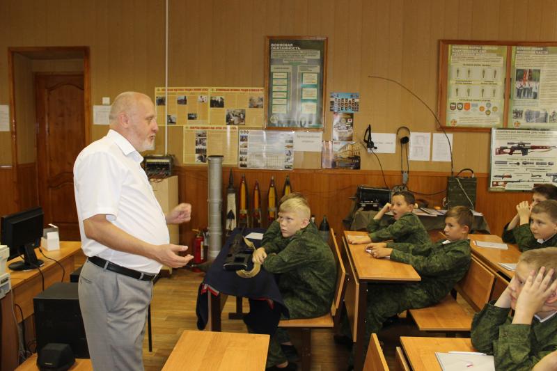 Воронежские активисты Народного фронта провели акцию «Урок России» в школах региона