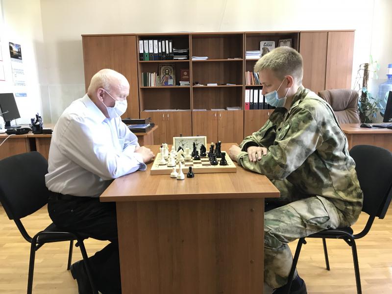 В Уральском округе Росгвардии состоялись интеллектуальные состязания, посвященные Международному дню шахмат