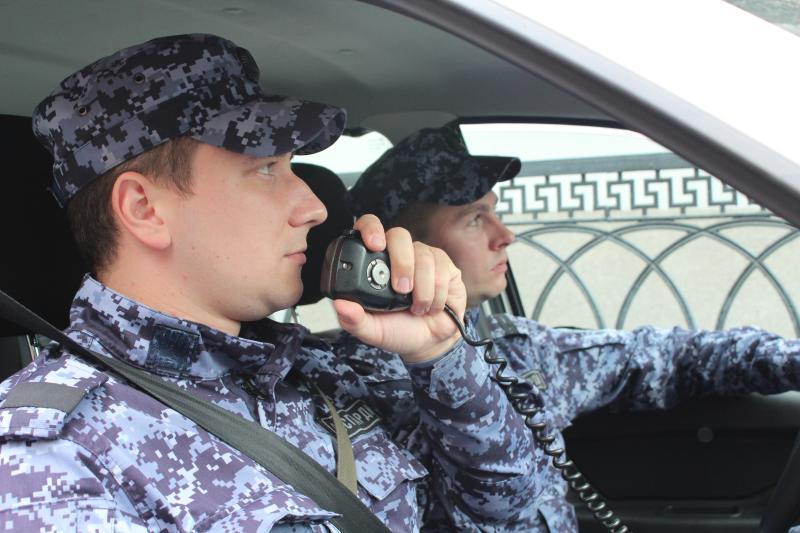 В Ростовской области росгвардейцы обеспечили охрану правопорядка в период празднования Дня воздушно-десантных войск России