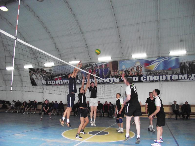 Росвардейцы выявили самый лучший взвод по волейболу в Туве