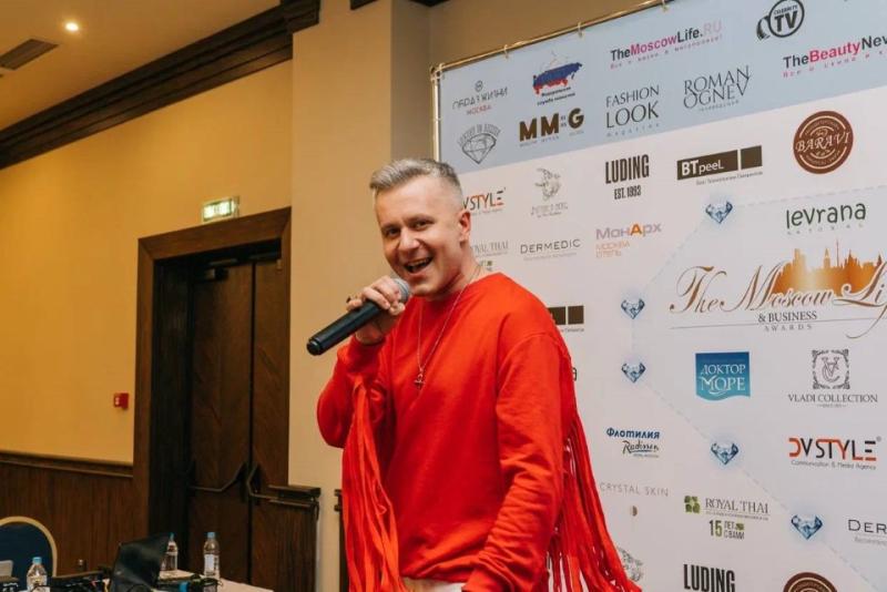 Алекс Анохин покорил выступлением гостей премии THE MOSCOW LIFE & BUSINESS AWARDS