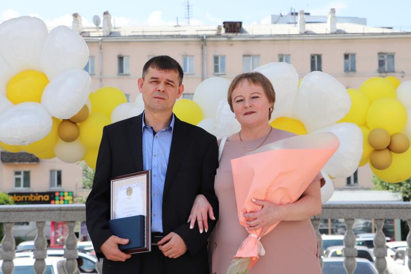 Две супружеские пары Улан-Удэнского ЛВРЗ удостоены медалей 
«За любовь и верность»