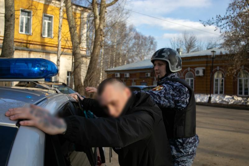 В Кирове росгвардейцы задержали гражданина, подозреваемого в хулиганстве