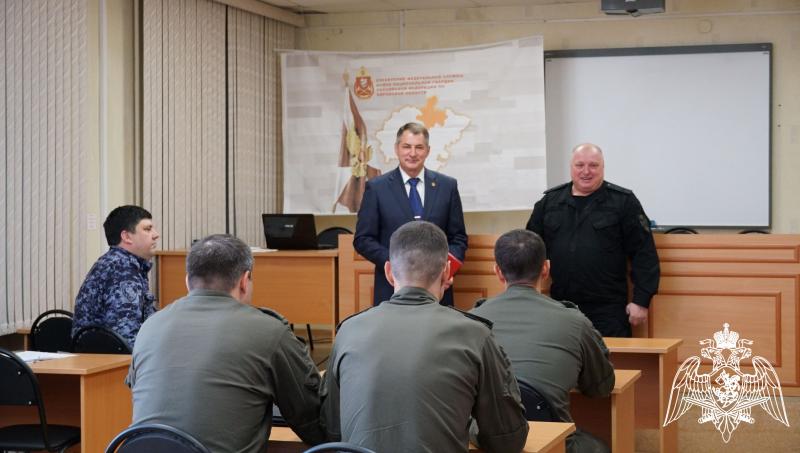 В Управлении Росгвардии по Кировской области торжественно проводили на заслуженный отдых командира СОБР «Щит»