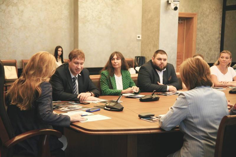 В Правительстве Ленобласти состоялся круглый стол с представителями бизнеса