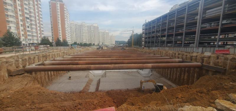 Строители трассы ЮЛА возводят подпорные стены тоннеля в Видном