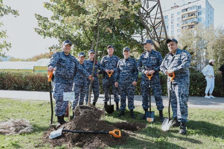 Химкинские Росгвардейцы  приняли участие в акции «Наш лес. Посади свое дерево».