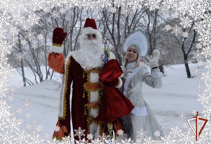 Дед Мороз специального назначения поздравил с Новым годом ребят на Среднем Урале