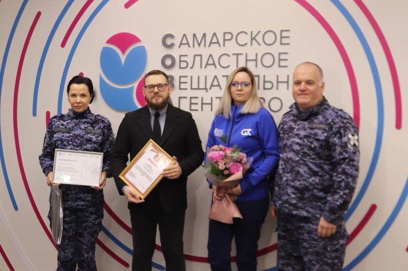 Росгвардейцы поздравили самарских журналистов с Днем Российской печати
