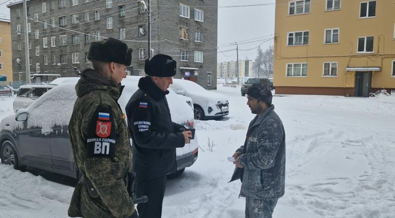 В Печенге искали мигрантов, не вставших на воинский учет