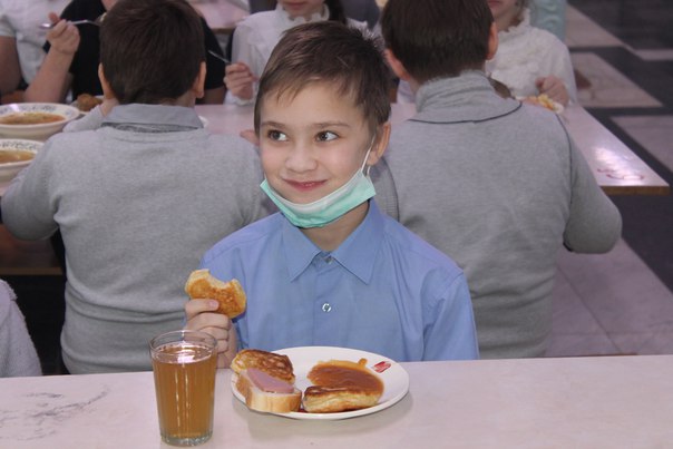 Мурманские активисты ОНФ проверили организацию школьного питания в Оленегорске