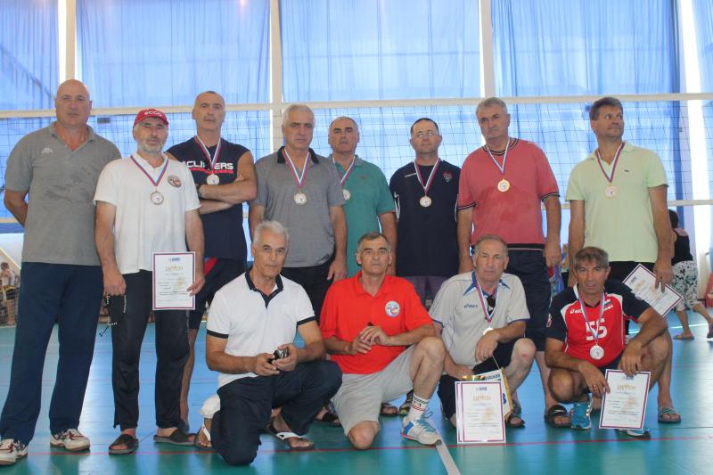 Сборная Дагестана завоевала второе призовое место на  первенстве России по волейболу среди ветеранов