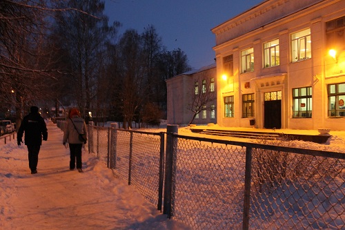 Активисты ОНФ в рамках акции «Учение – свет, а у школы – тьма» проверили освещение в Костроме, Буе и Галиче