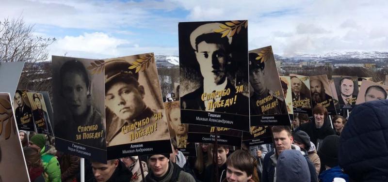Мурманские активисты ОНФ приняли участие в параде, посвященном Великой Победе